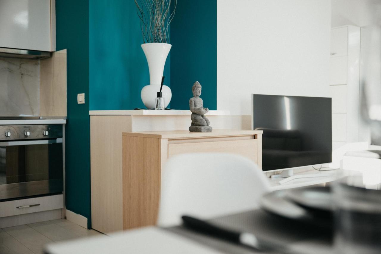 Train Station Modern App - The Nest Apartment Tirana Exterior photo